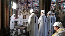 Rodina miliardáře Francoise-Henriho Pinaulta přispěla na obnovu Notre Dame deseti miliony eur. Na snímku se svou ženou Salmou Hayekovou.
