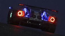 Ford GT ízený Andym Priaulxem, Harrym Tincknellem a Jonathanem Bomaritem bhem...