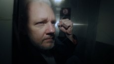 Zakladatel serveru WikiLeaks Julian Assange v Londýně. (23. května 2019)