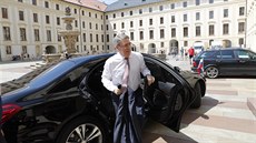 Ruský velvyslanec Alexandr Zmejevskij dorazil na schzku s prezidentem Miloem...