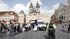 Na Staroměstském náměstí v Praze probíhalo od 16 hodin veřejné shromáždění za...