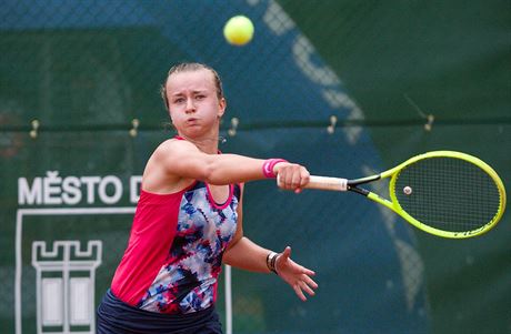 Barbora Krejíková ve finále turnaje ve Starých Splavech.