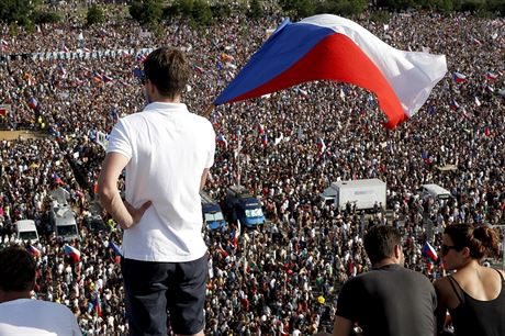 Demonstrace za nezávislost justice a lepí vládu, kterou na praské Letné...