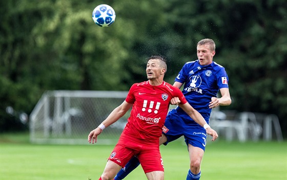 Olomoucký stoper David Zima (vpravo) v píprav proti Vítkovicím.