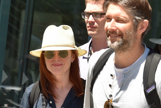 Julianne Moore a její manel, reisér a scenárista Bart Freundlich (vpravo) na...