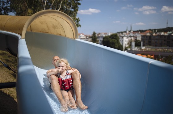 Letní radovánky na koupaliti v praské Petynce. (25. ervna 2019)