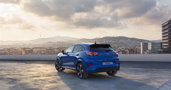 Ford Puma je zpátky jako hybridní crossover. Sedačky hodíte do pračky -  iDNES.cz