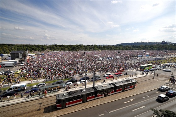 Demonstrace za nezvislost justice a lep vldu, kterou na prask Letn...