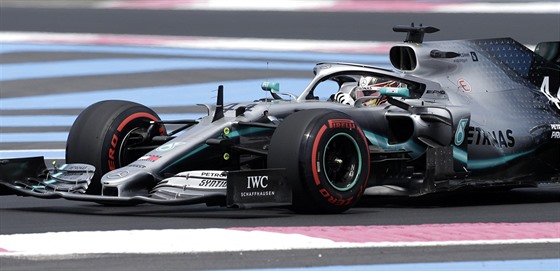 Lewis Hamilton z Mercedesu v tréninku na velkou cenu Francie F1.