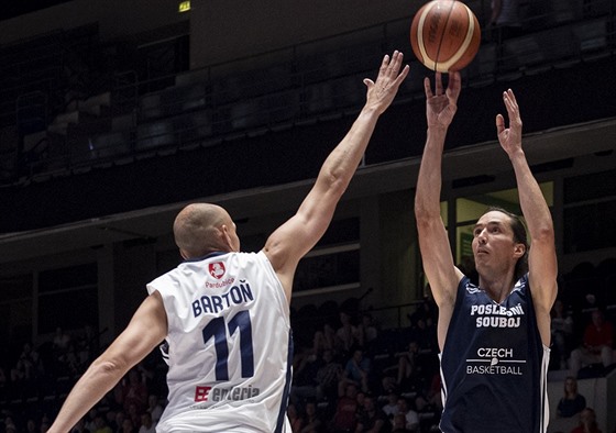 Exhibiní basketbalové utkání "Poslední souboj" se hrálo  jako rozluka Luboe...