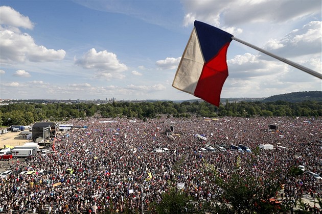 Je Letná měřítkem protestu? Víc než o čísla jde o to, zda dorazí i jiné sociální skupiny