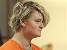 Osmnáctiletá Denali Brehmerová před soudem. (19. června 2019)