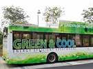 Singapurská dopravní spolenost SBS Transit provozuje autobusy se zelenou...