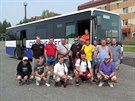 Skupina �idi�� m� za �kol p�ekonat s autobusy Iveco dlouhou cestu na v�chod...
