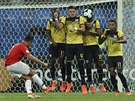 Chilan Alexis Sánchez kroutí mí pes ekvádorskou te v utkání turnaje Copa...