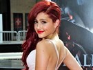 Zpvaka a hereka Ariana Grande na filmové premiée Harryho Pottera v roce...