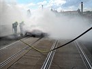 Pra��t� hasi�i zasahovali u po��ru historick�ho vozu na M�nesov� most�. (21....
