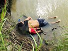 Tělo salvadorského migranta a jeho dcery. Dvacetipětiletý Óscar Alberto...