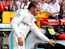 Lewis Hamilton z Mercedesu po vítzné Velké cen Francie F1.