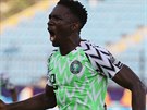 Nigerijský fotbalista Kenneth Omeruo se raduje z gólu v zápase s Guineou