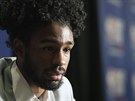 Coby White hovoí s novinái ped draftem do NBA.