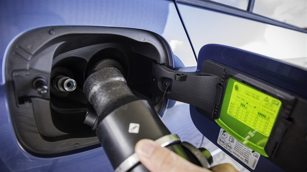 Auta s CNG dostanou slevu na dálnici, ty na LPG mají smůlu, stálo by to moc