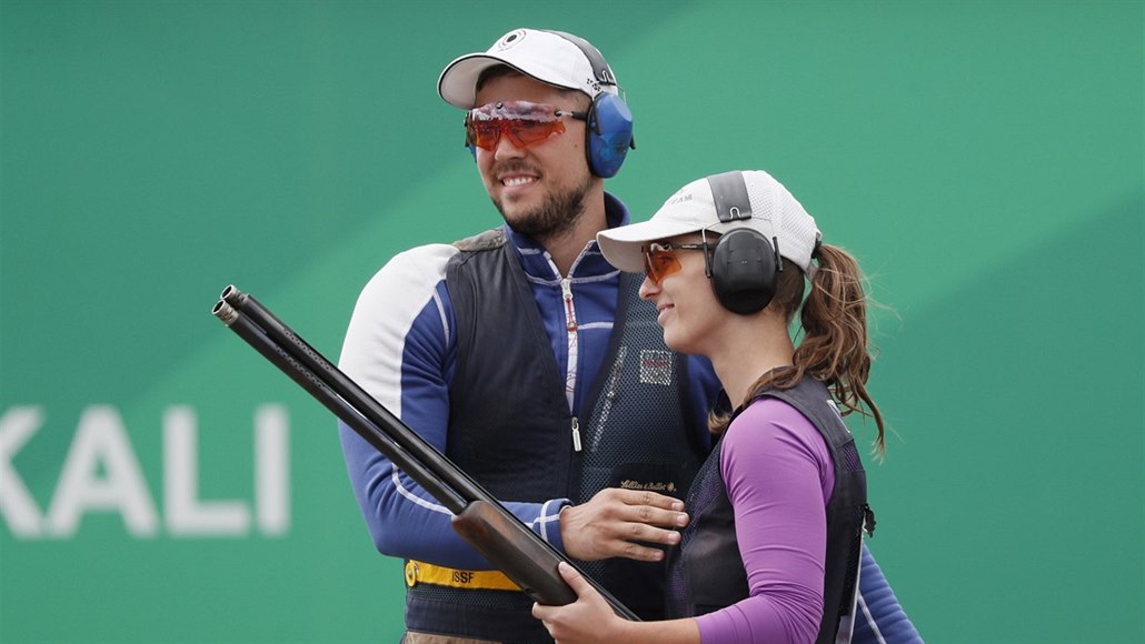 �e�tí st�elci Barbora �umová a Jakub Tome�ek na Evropských hrách v Minsku.