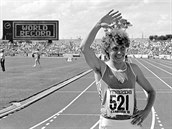Marita Kochov po pekonn svtovho rekordu na 400 metr v roce 1985.