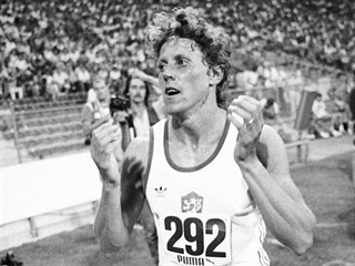 Jarmila Kratochvílová po překonání světového rekordu na 800 metrů v roce 1983 v...