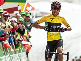 Kolumbijsk cyklista Egan Bernal z tmu Ineos oslavuje triumf v sedm etap...