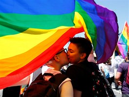 Úastnice pochodu za práva homosexuál v makedonském hlavním mst Skopje (29....