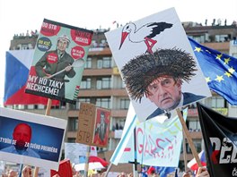 Demonstrace za nezávislost justice a lepší vládu, kterou na pražské Letné...