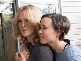 Julianne Moore a Ellen Page ve filmu Vechno, co mám (2015)
