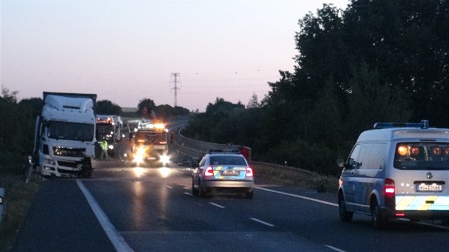 Tragická nehoda uzavřela silnici I/7 u Slaného (29. června 2019).