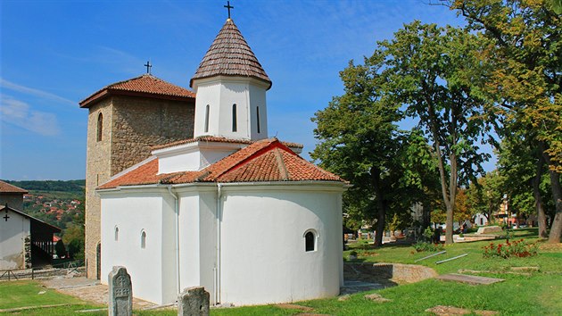 Kostel v komplexu Karadjordjeho dvora je zasvcen Narozen pesvat Bohorodiky.