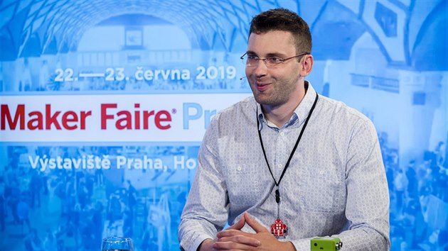Programov editel festivalu Maker Faire Praha Ji Zemnek v diskusnm poadu Rozstel.