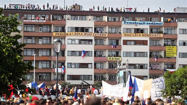 Demonstrace za nezvislost justice a lep vldu, kterou na prask Letn...