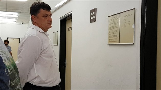 Strnk Pavel Jindra u odvolacho Krajskho soudu v st nad Labem