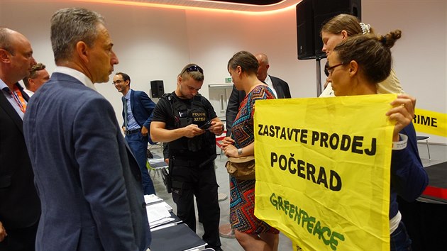 Protest organizace Greenpeace na valn hromad EZ (26. ervna 2019)