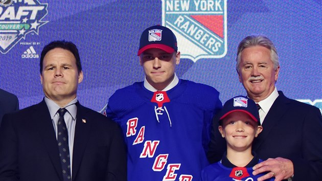 Kaapo Kakko, kterho si coby dvojku draftu NHL v roce 2019 vybrali New York Rangers