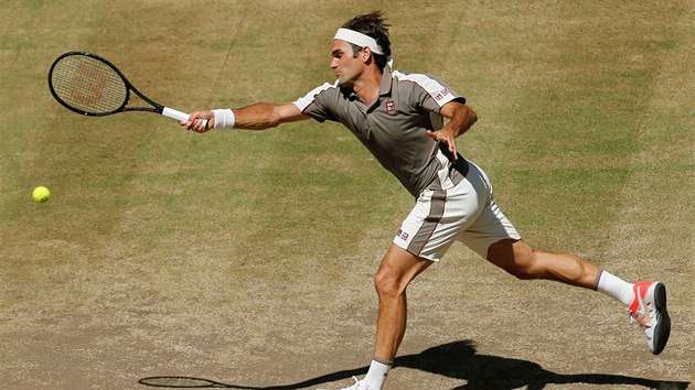 Roger Federer ve finle turnaje v Halle.