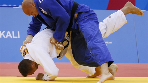 Lukáš Krpálek (dole) se pere o bronz na Evropských hrách s Henkem Grolem neúspěšně.