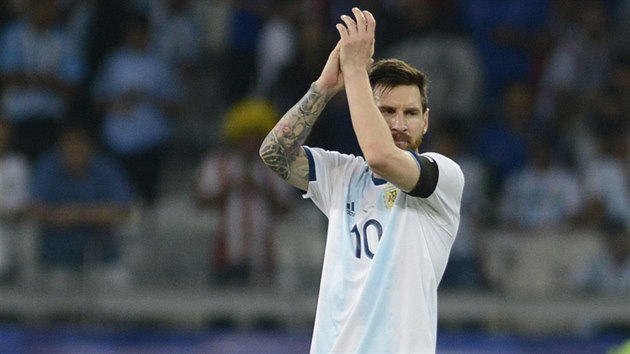Argentinsk kapitn Lionel Messi po konci duelu proti Paraguayi.