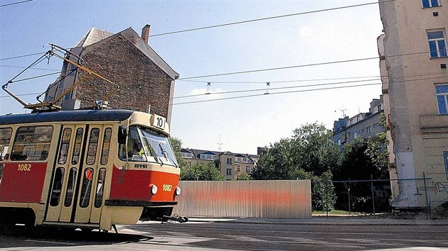 Dm v Trn ulici po vbuchu plynu v roce 2004