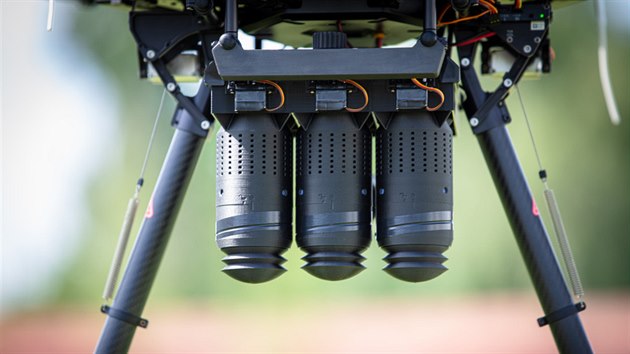 Vdci z Plzn vymysleli speciln senzory umstn na dronech. Bezpilotn letadla je shod do patn pstupnho ternu napklad pi porech.