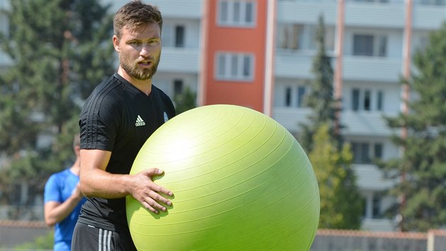 Tom Wgner na trninku mladoboleslavskch fotbalist.