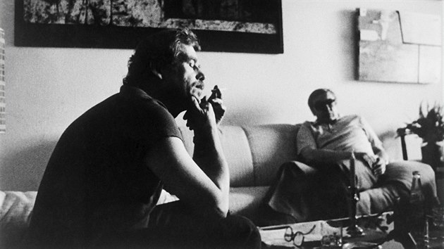 Vclav Havel ve svm byt bhem besedy v roce 1985