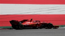 Charles Leclerc z Ferrari v kvalifikaci na Velkou cenu Rakouska.