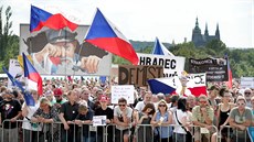 Demonstrace za nezávislost justice a lepí vládu, kterou na praské Letné...