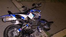 Opilý motocyklista ujídl v sobotu v Praze policejní hlídce. (22. 6. 2019)